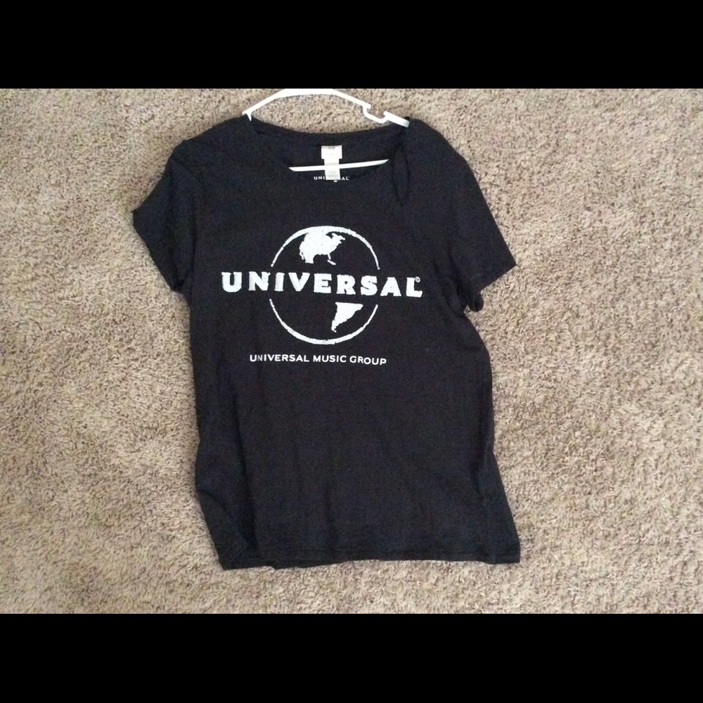 universal shirt,